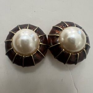 DONALD STANNARD ELEGANT PEARL AND GOLD CLIP‎ ON EARRINGS